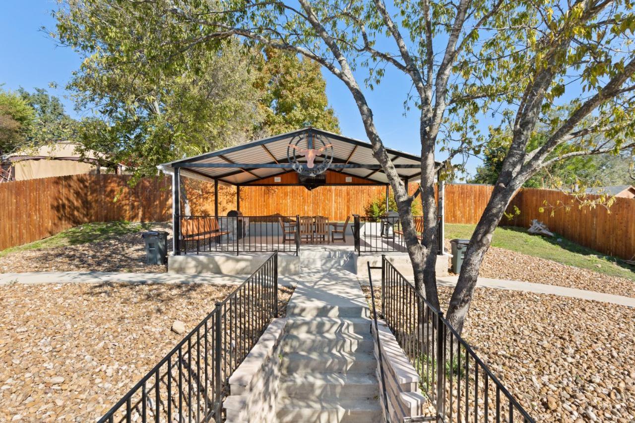 Cyc Eclectic Back House With Bbq Gazebo Villa San Antonio Exterior photo