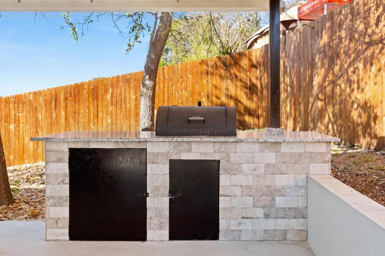 Cyc Eclectic Back House With Bbq Gazebo Villa San Antonio Exterior photo